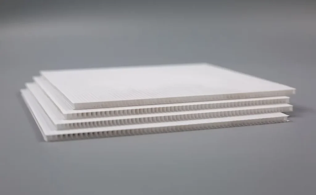 White PP corrugated sheet preview White PP corrugated sheet preview